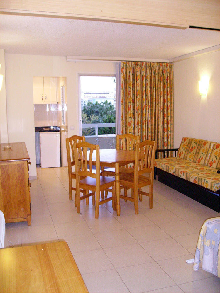Rentalmar Alboran Apartments Salou Exterior photo